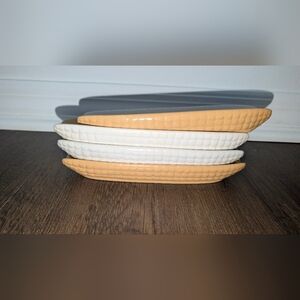 Set Of 4 Vintage White & Yellow Ceramic Corn On The Cob Holders Keepers Dish